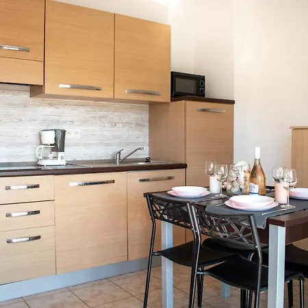 Aparthotel Terres De France - Les Hauts Du Maquis 3*